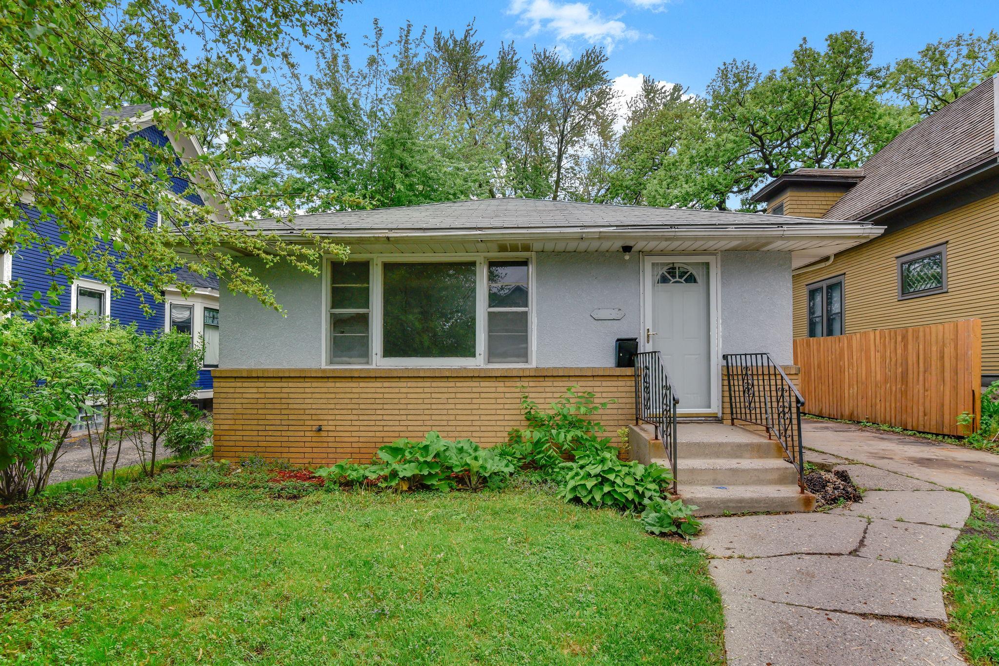1259 Laurel Avenue, Saint Paul MN 55104