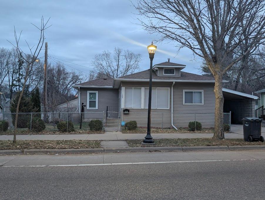 1008 Lowry Avenue N, Minneapolis MN 55411