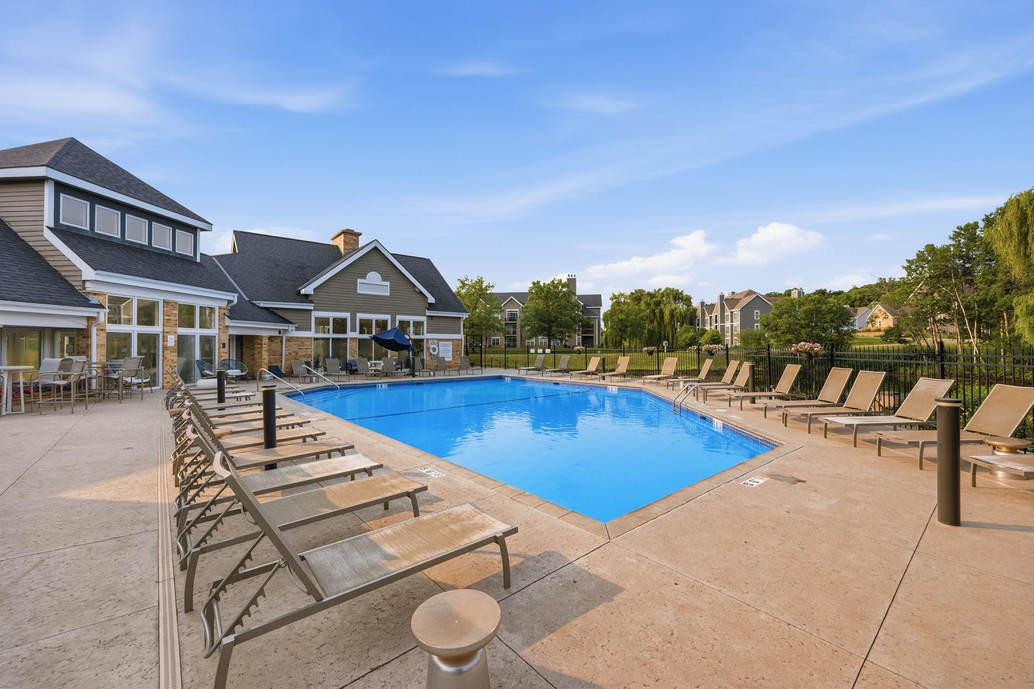 6048 Chasewood Parkway Unit 1, Minnetonka MN 55343