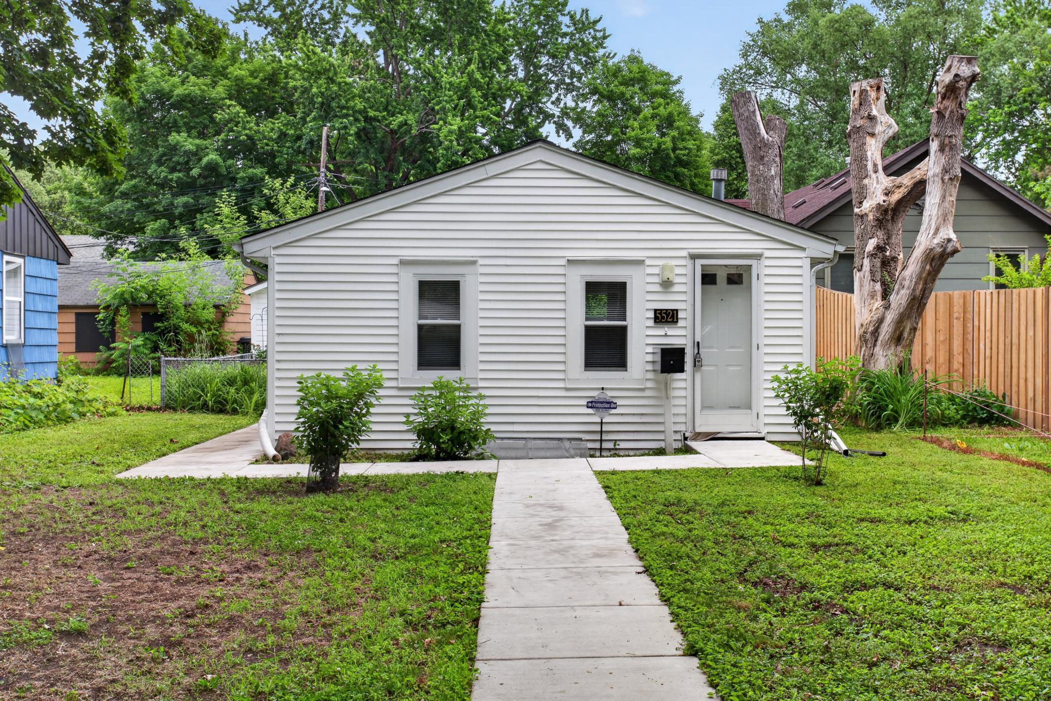 5521 34th Avenue S, Minneapolis MN 55417