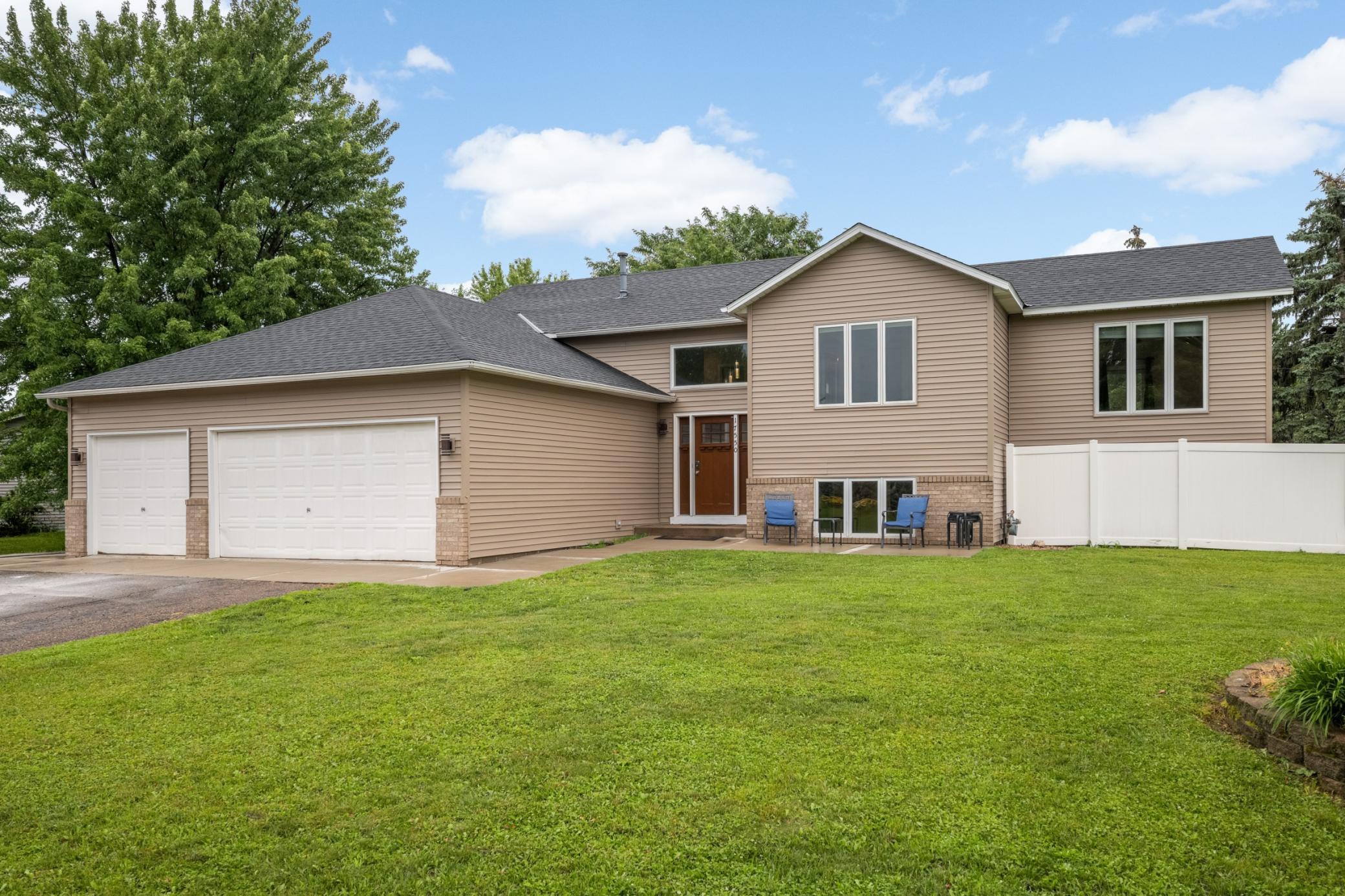 17550 Foxboro Lane, Lakeville MN 55024