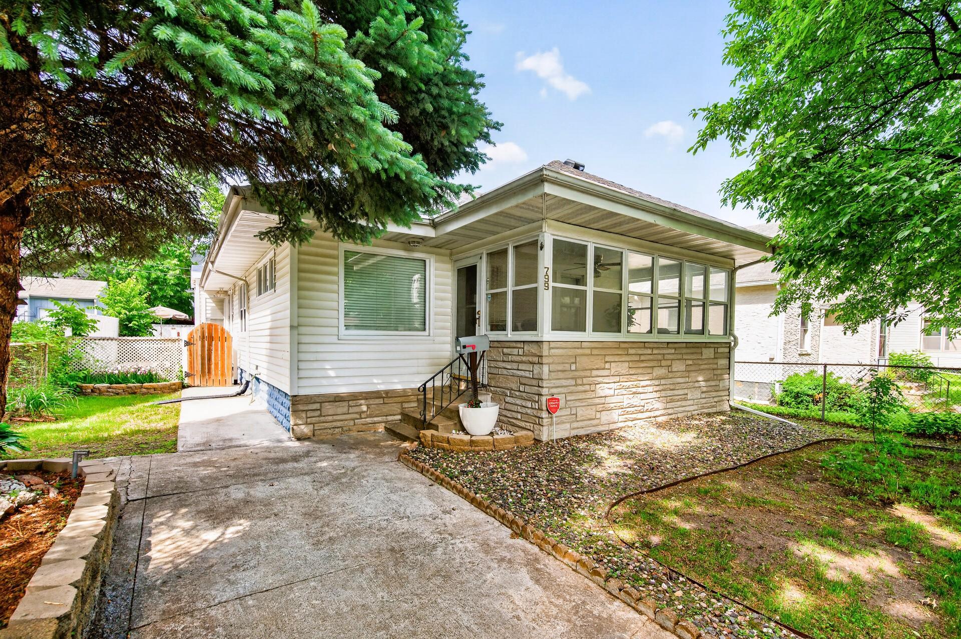 799 Fuller Avenue, Saint Paul MN 55104