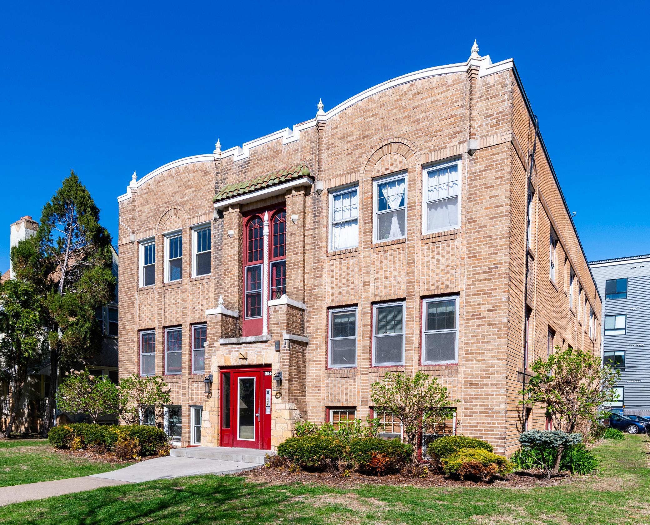 4415 Chowen Avenue S Unit 201, Minneapolis MN 55410
