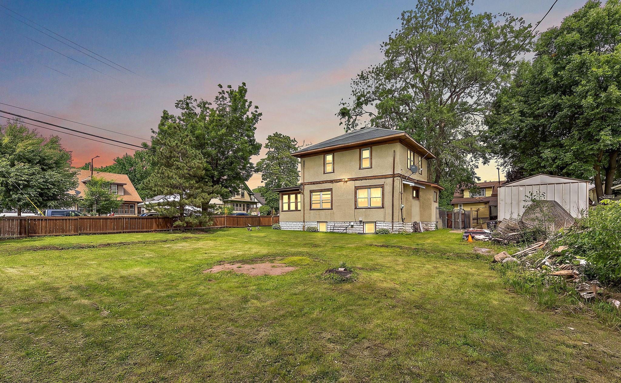 982 Case Avenue, Saint Paul MN 55106