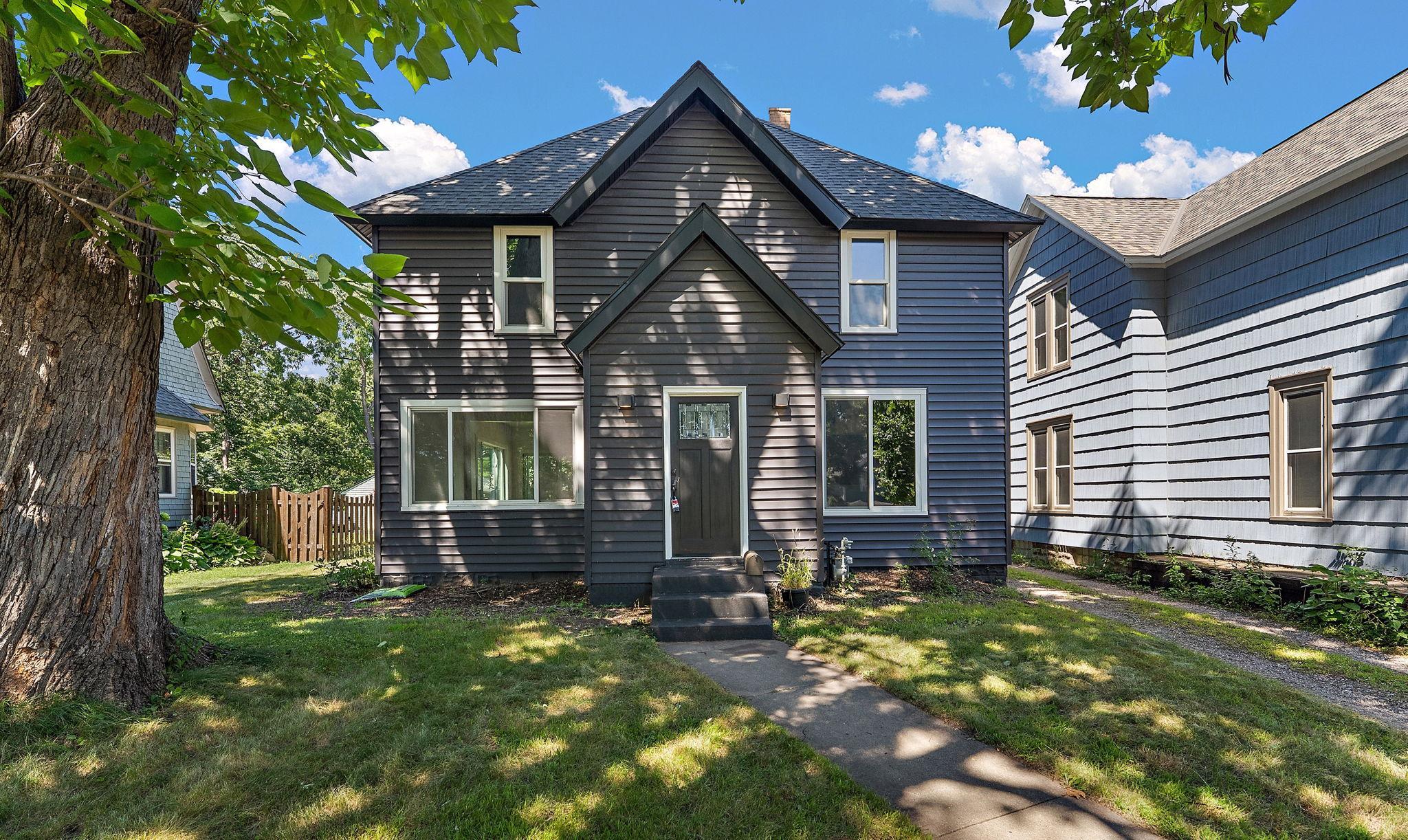 1723 Hewitt Avenue, Saint Paul MN 55104