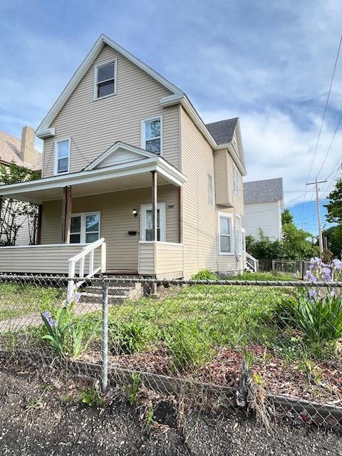 743 Charles Avenue, Saint Paul MN 55104
