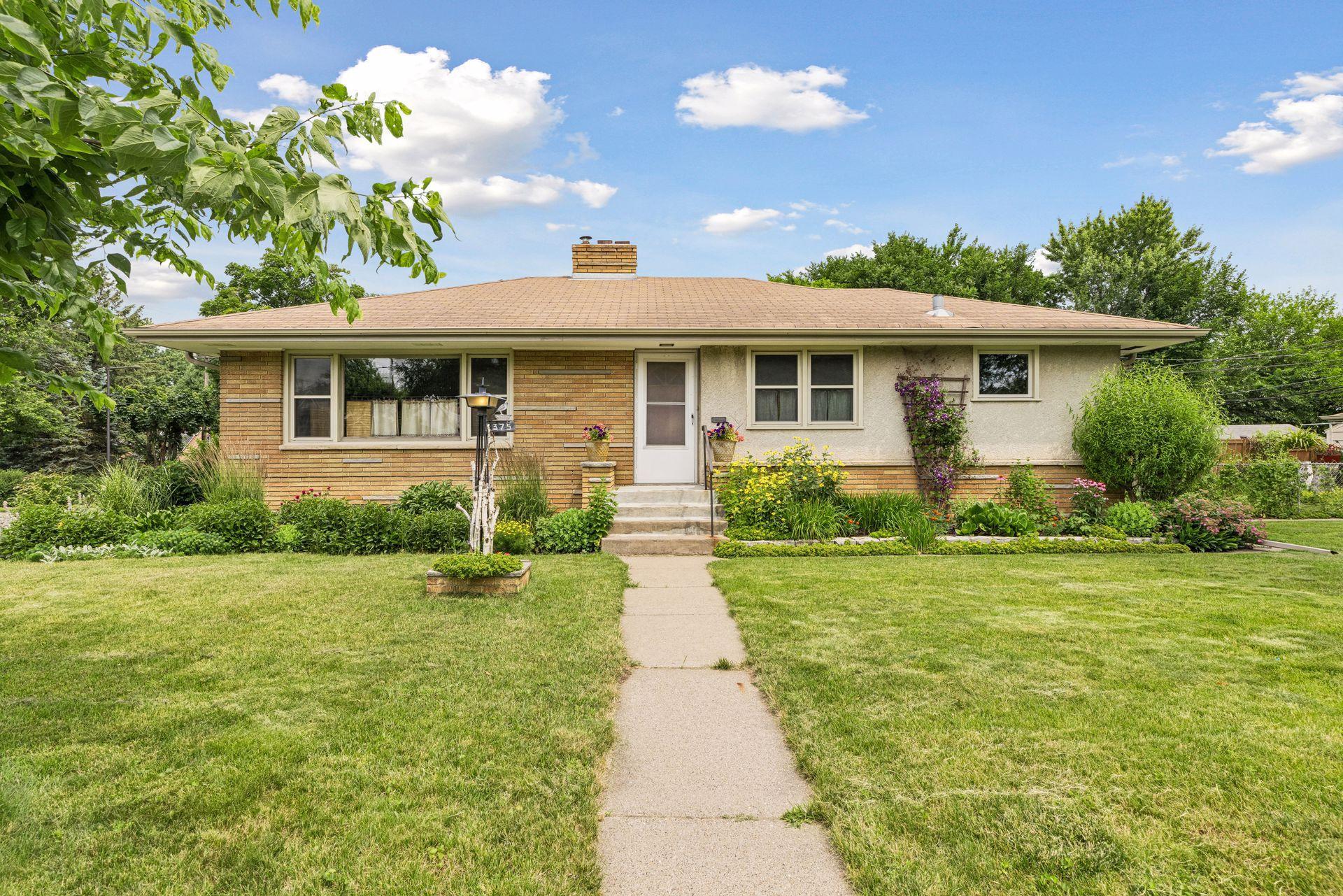 375 Jessamine Avenue W, Saint Paul MN 55117