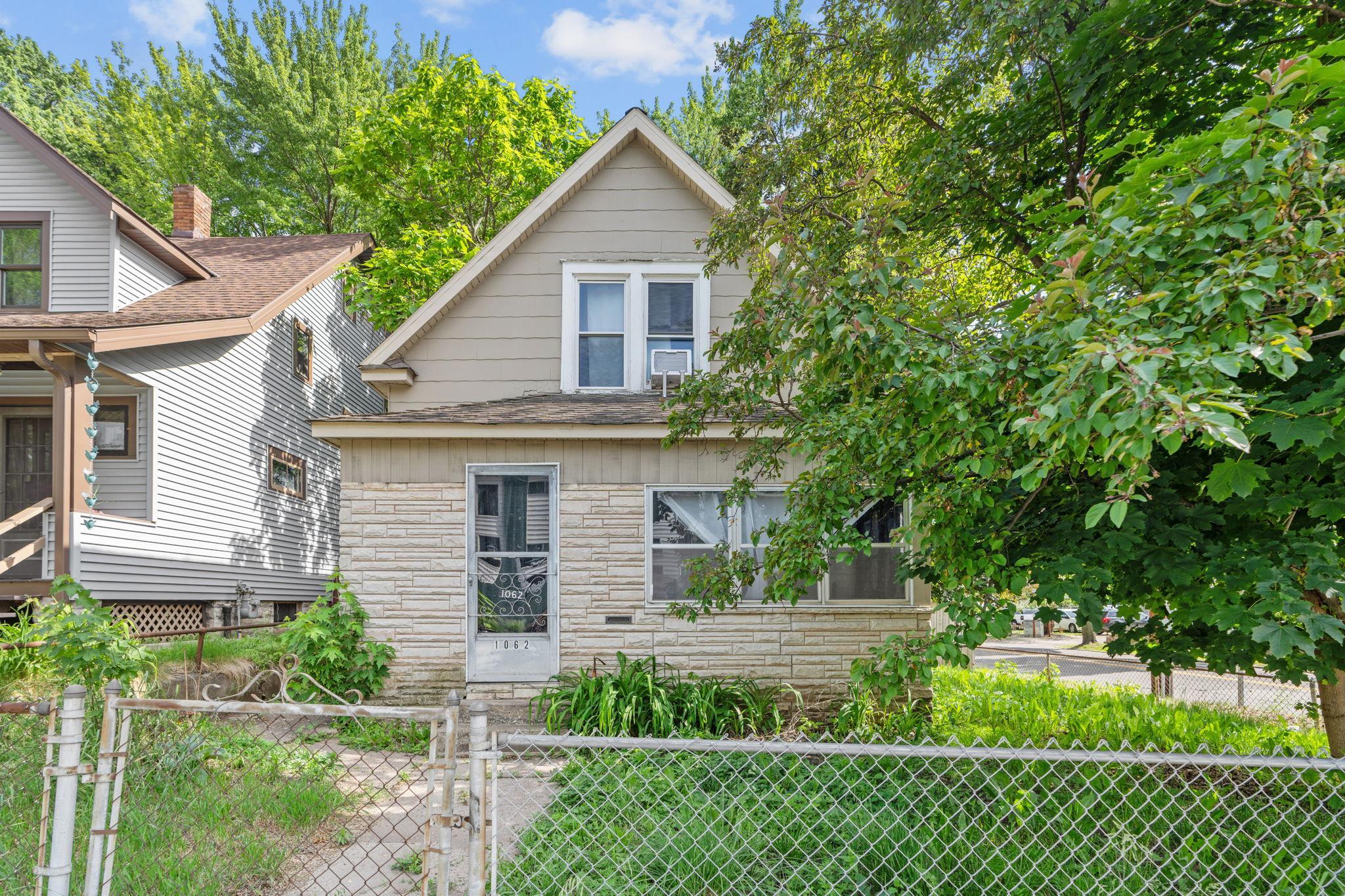 1062 Minnehaha Avenue E, Saint Paul MN 55106
