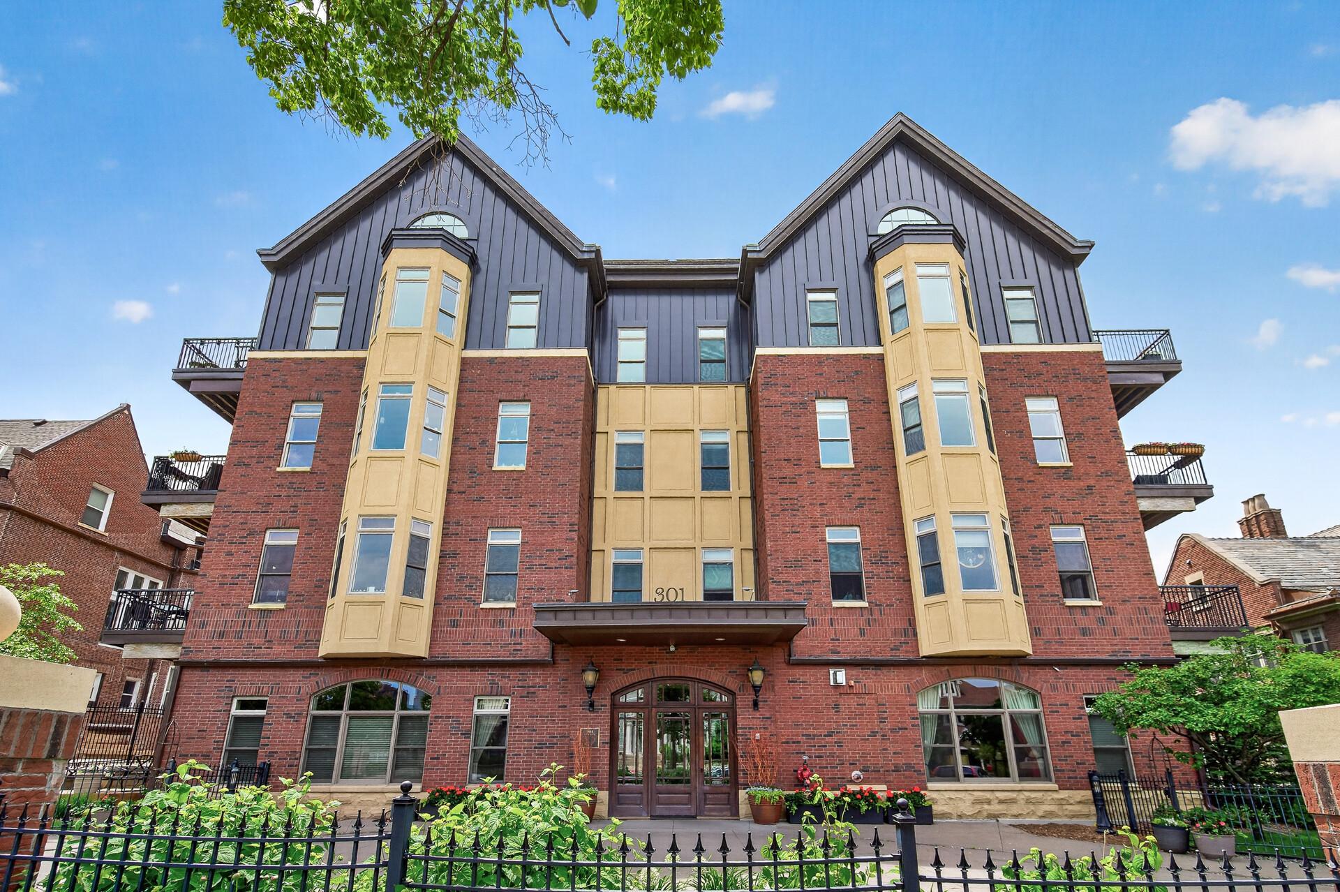 301 Clifton Avenue Unit 1A, Minneapolis MN 55403