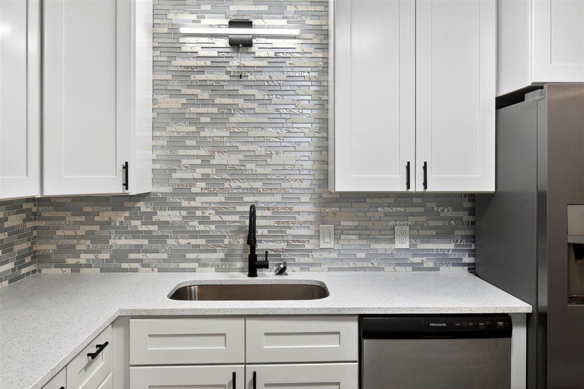 5643 Green Circle Drive Unit 108, Minnetonka MN 55343