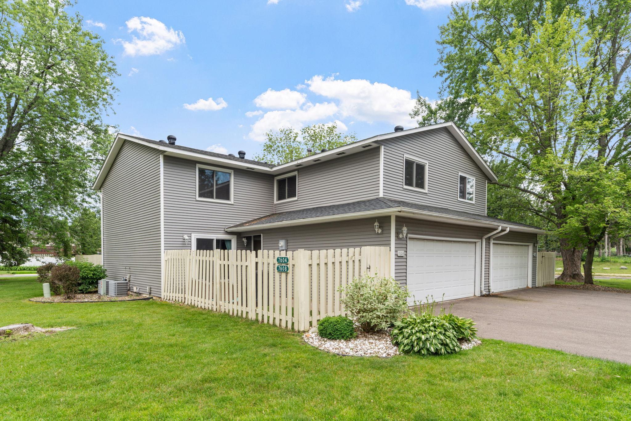 7604 Rimbley Road, Woodbury MN 55125