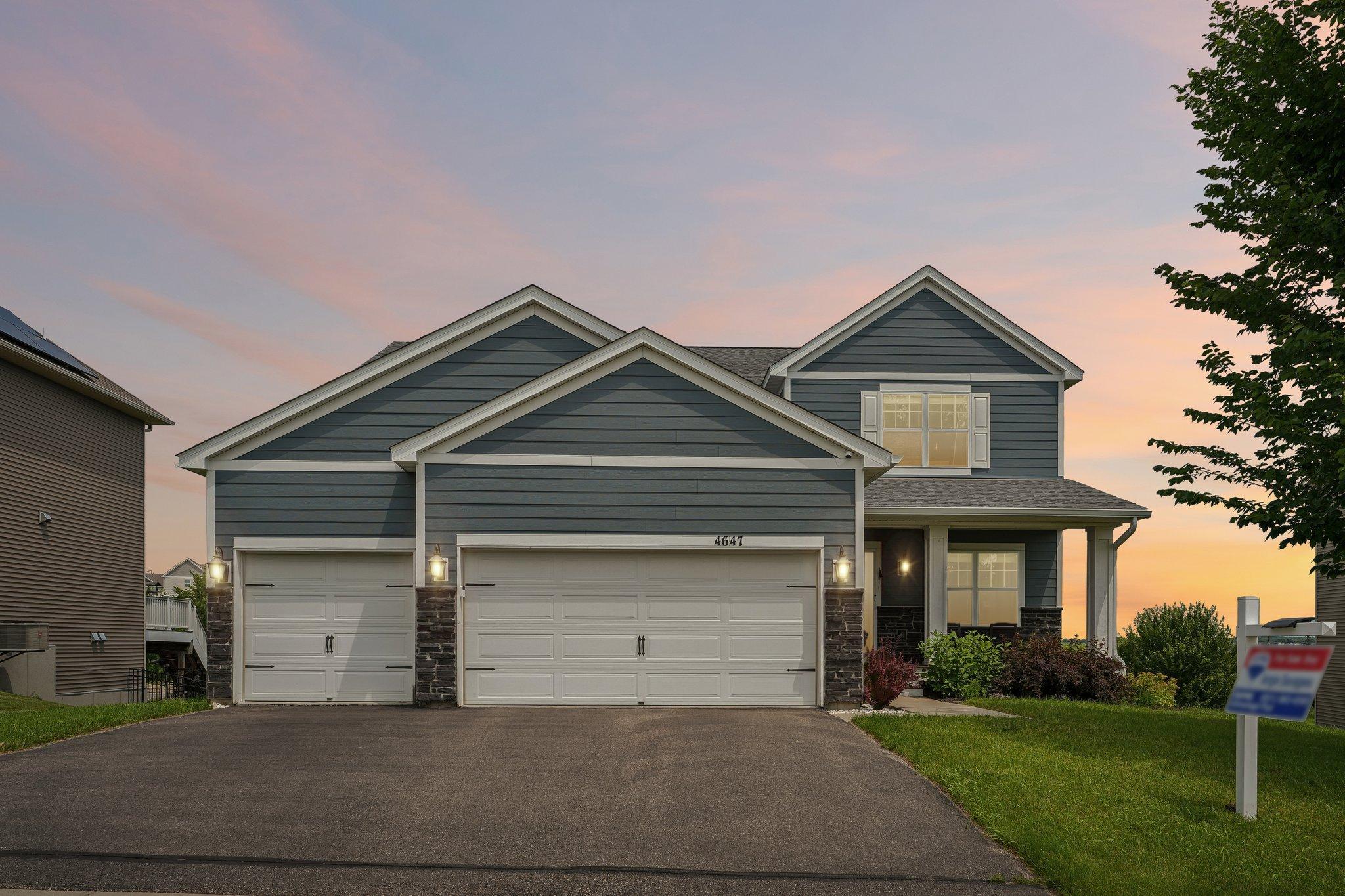 4647 Copper Ridge Drive, Woodbury MN 55129
