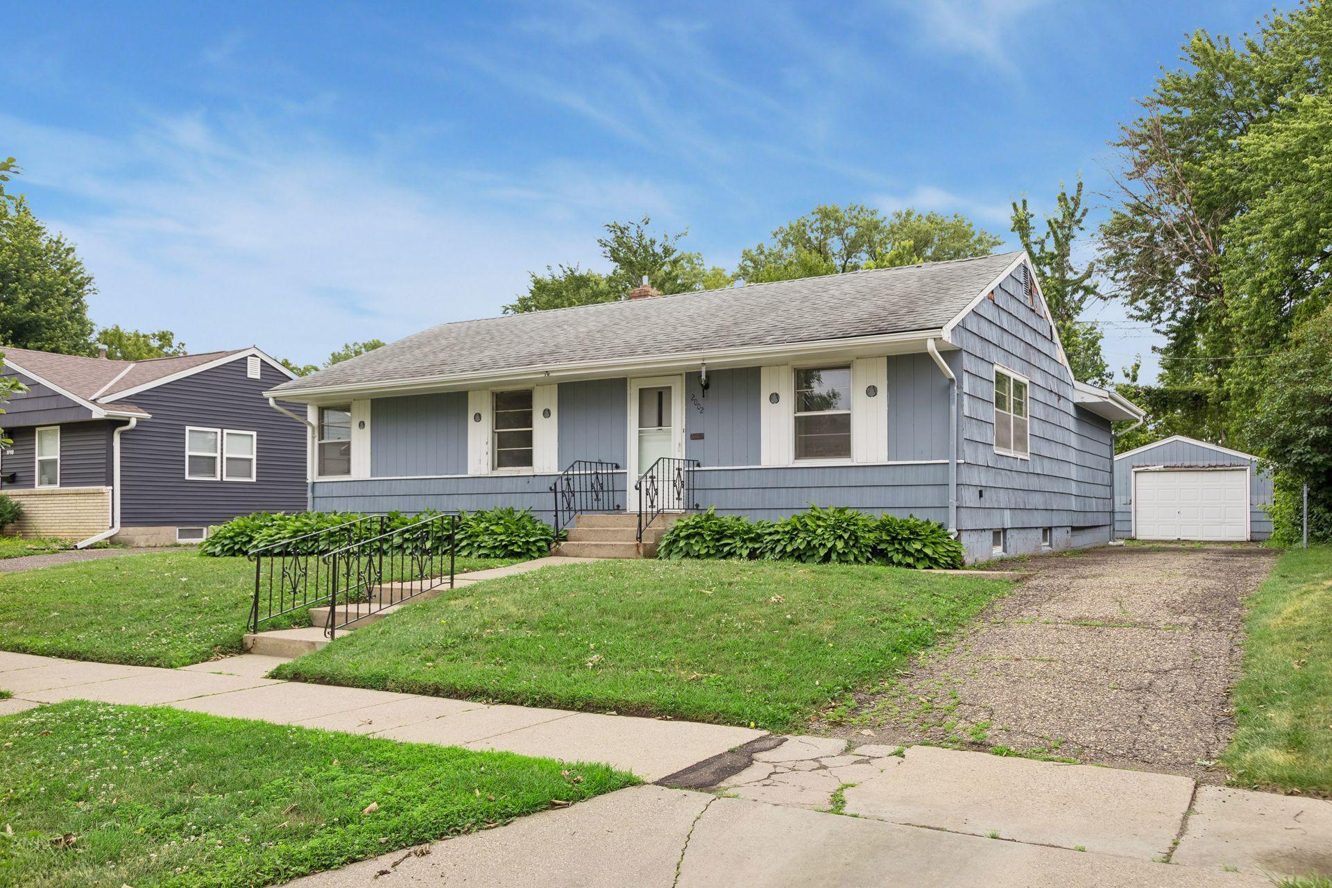 2002 Worcester Avenue, Saint Paul MN 55116