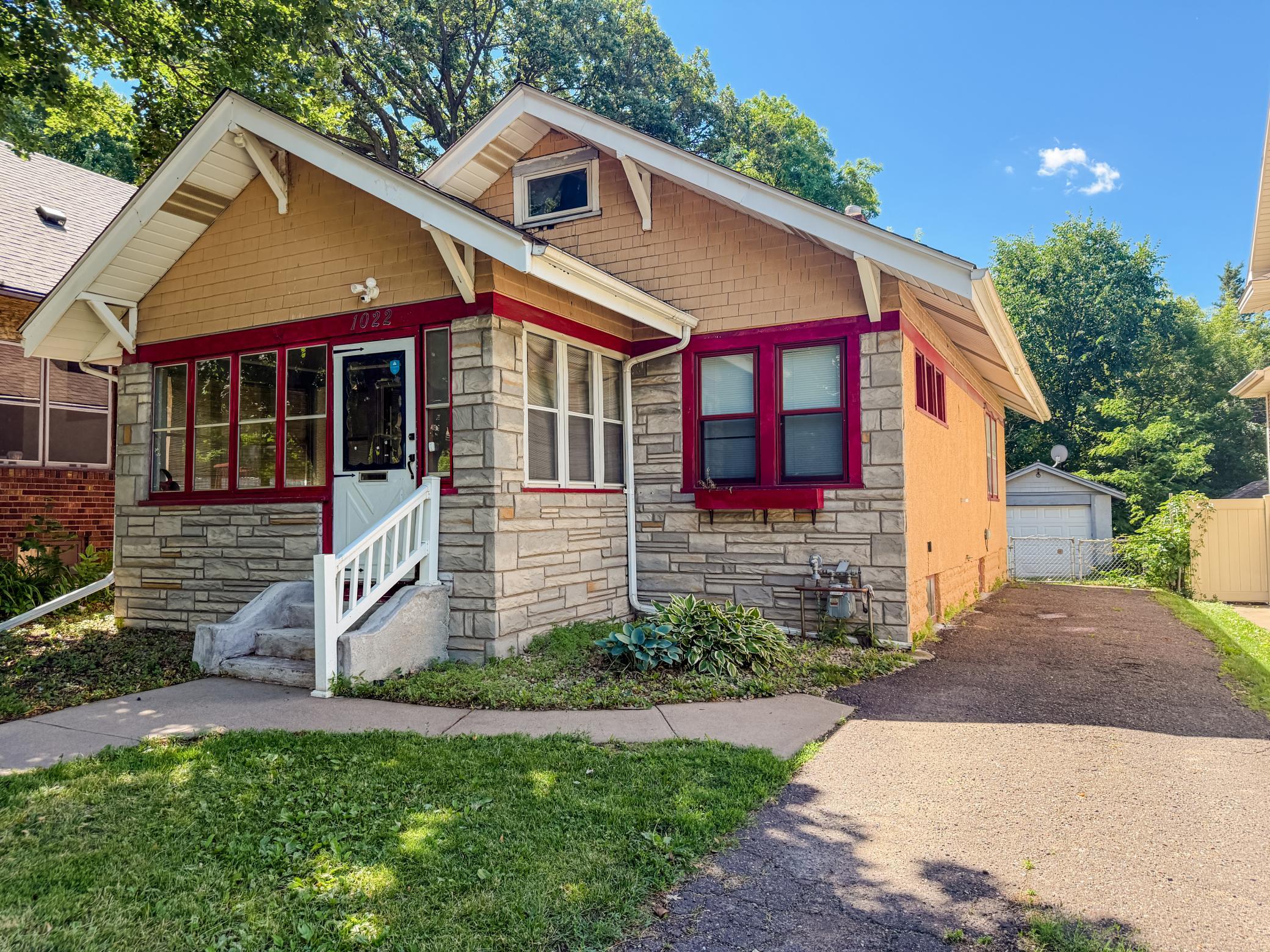 1022 Wakefield Avenue, Saint Paul MN 55106