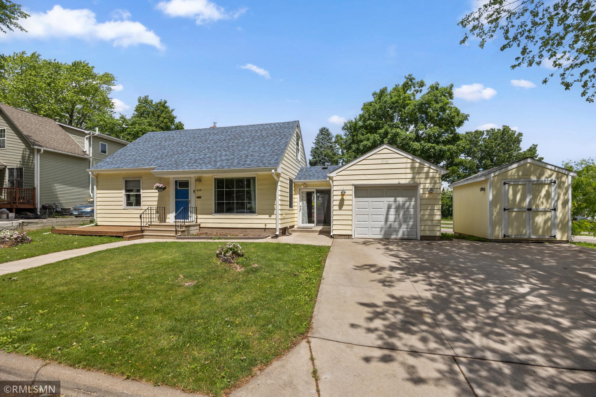 609 Nevada Avenue E, Saint Paul MN 55130