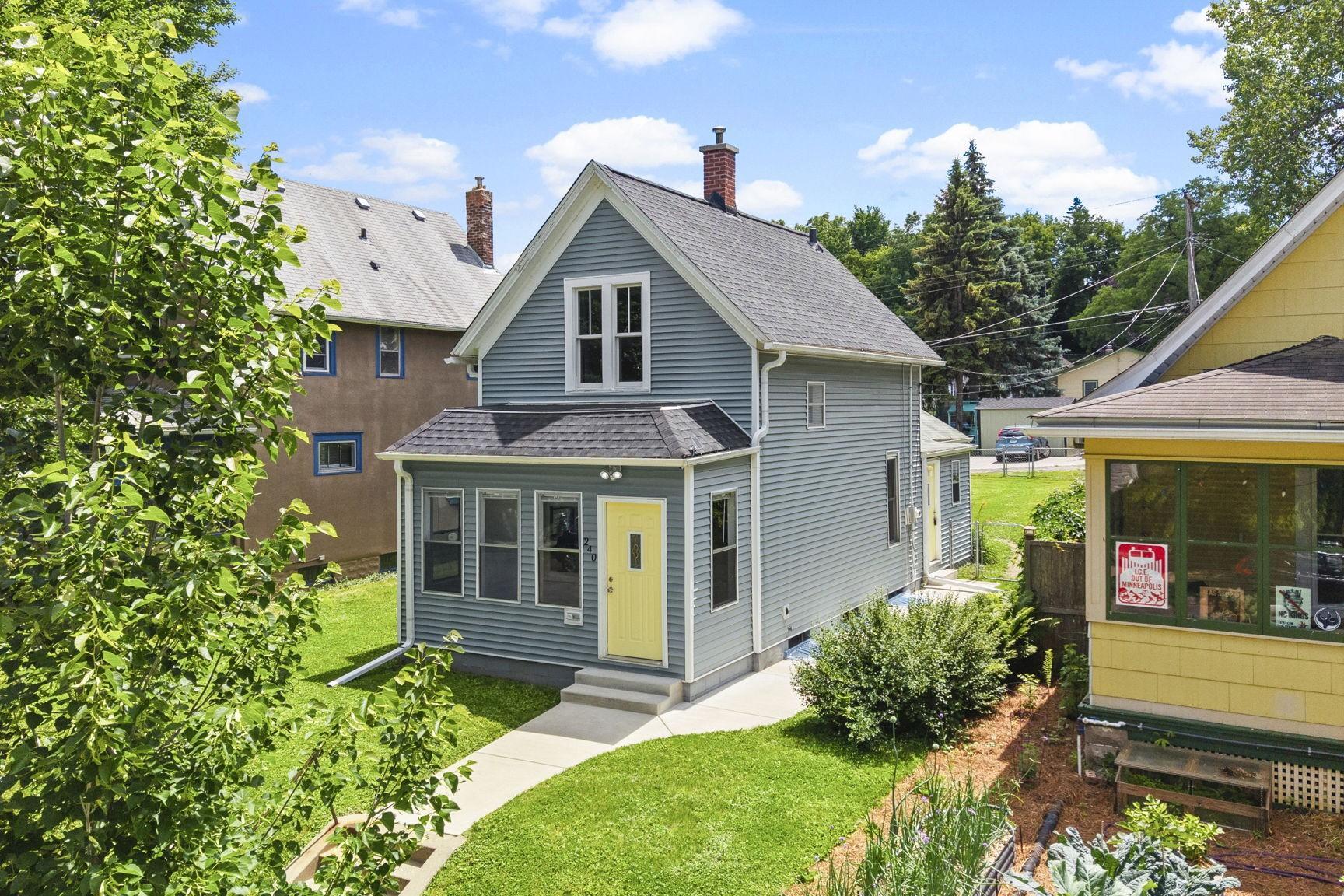 240 Sidney Street E, Saint Paul MN 55107