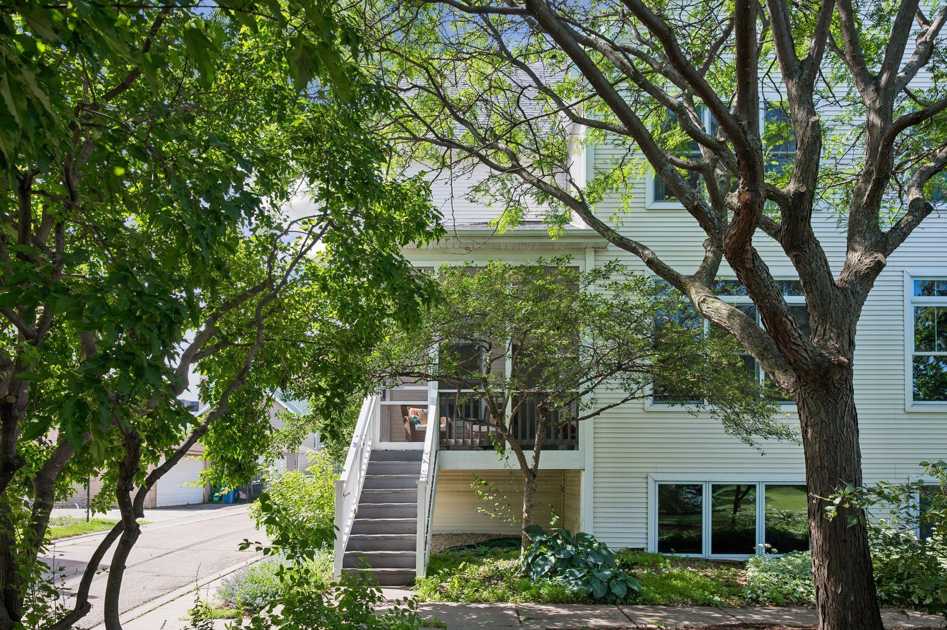 2433 Columbus Court, Minneapolis MN 55404