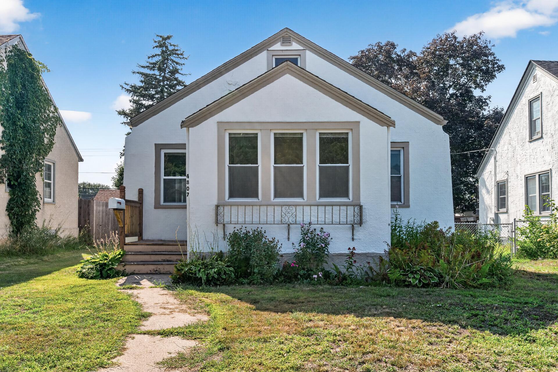 4807 Bryant Avenue N, Minneapolis MN 55430