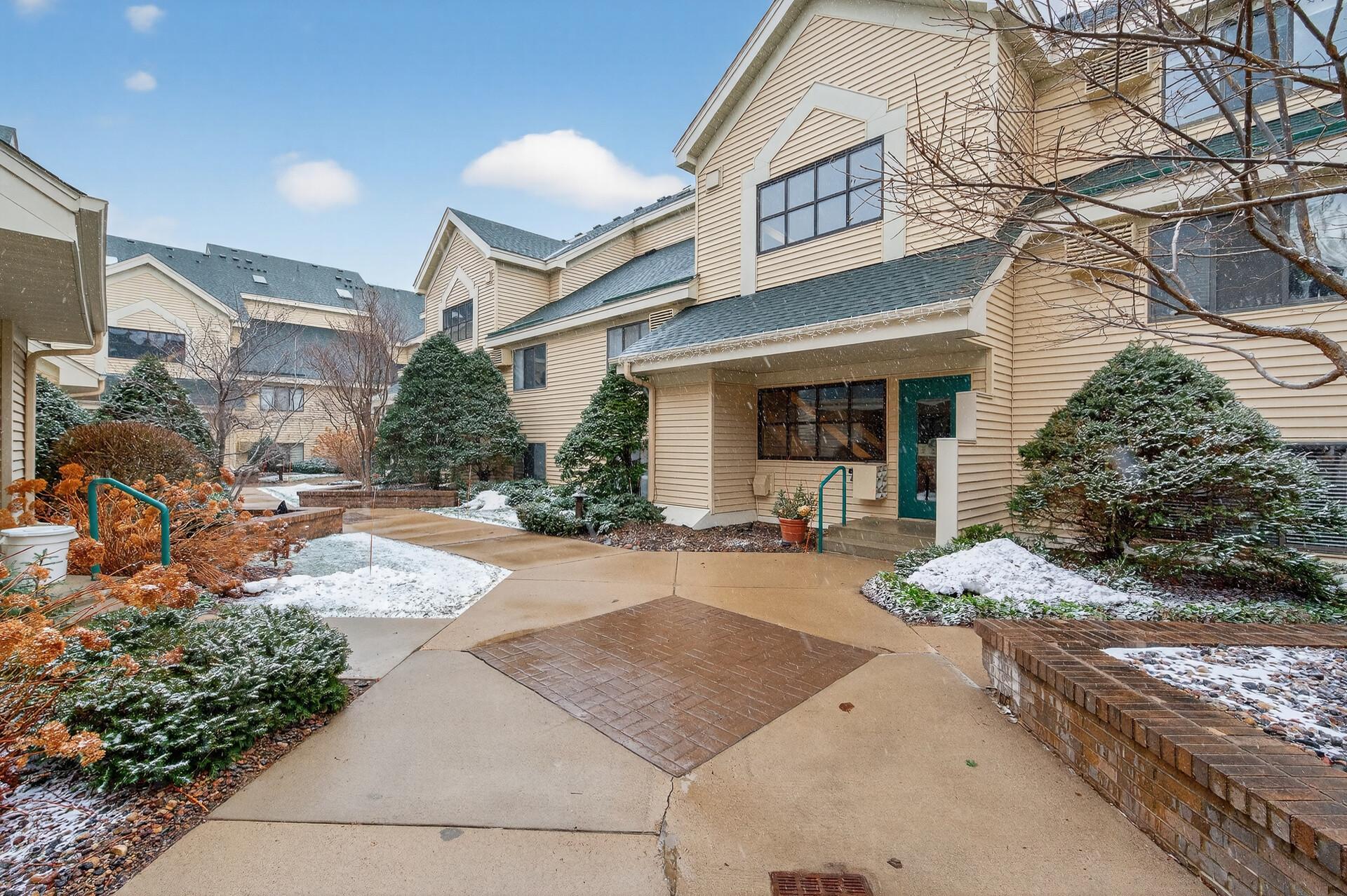 7606 York Avenue S Unit 7107, Edina MN 55435
