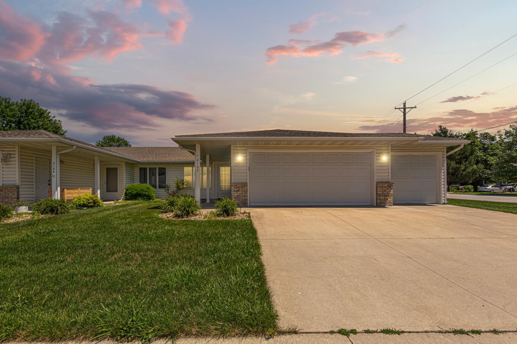 2102 Mcquillan Court SE, Rochester MN 55904