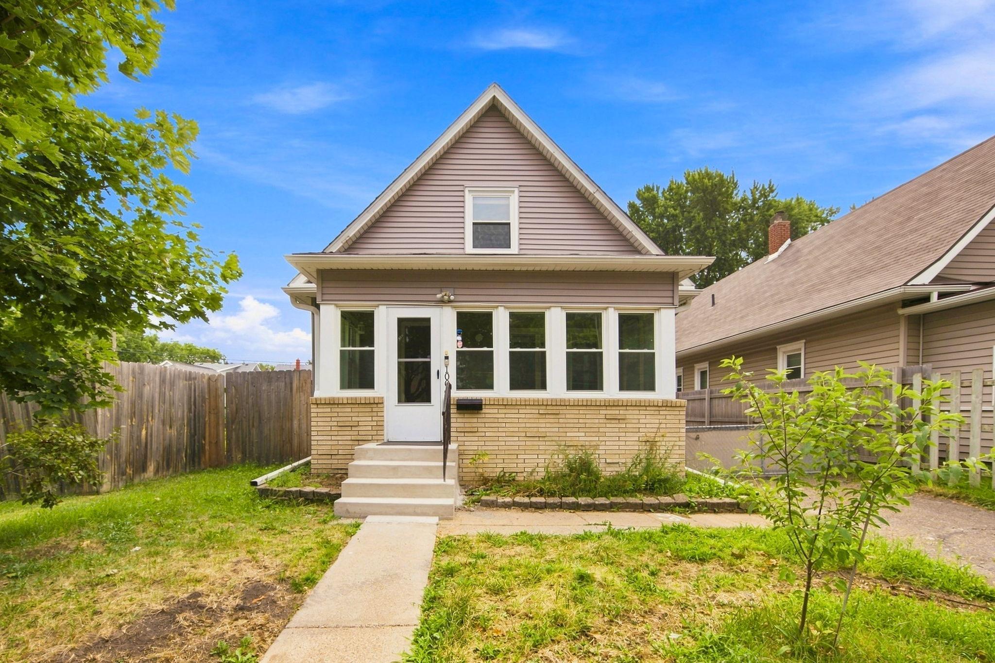 1004 Western Avenue N, Saint Paul MN 55117