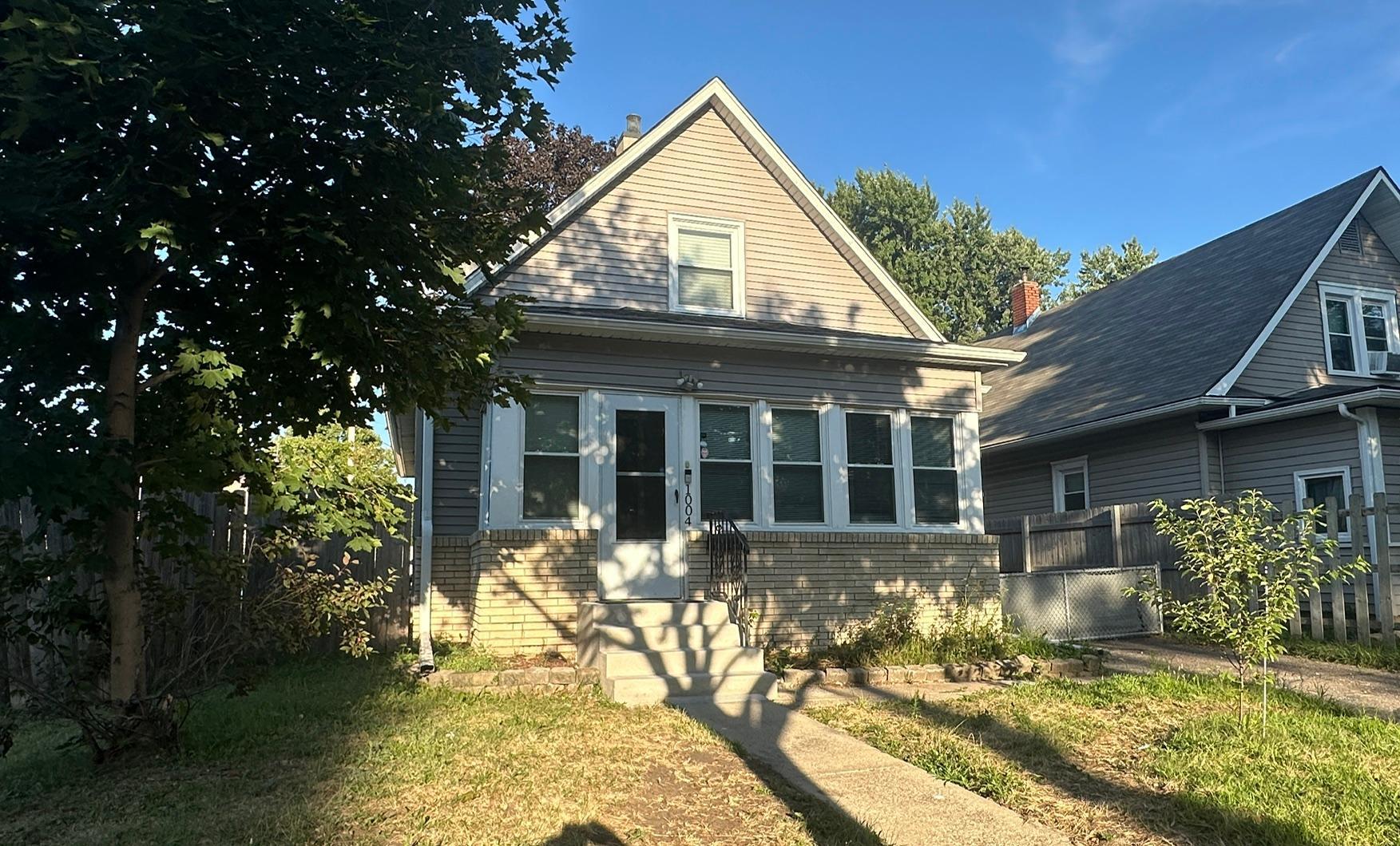 1004 Western Avenue N, Saint Paul MN 55117