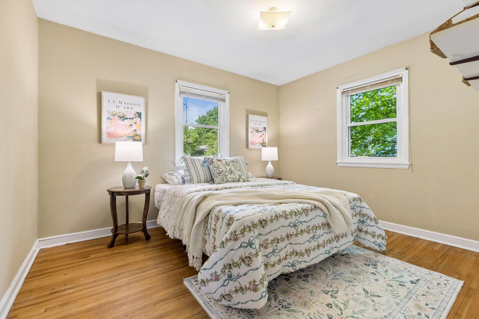 1923 Cottage Avenue E, Saint Paul MN 55119
