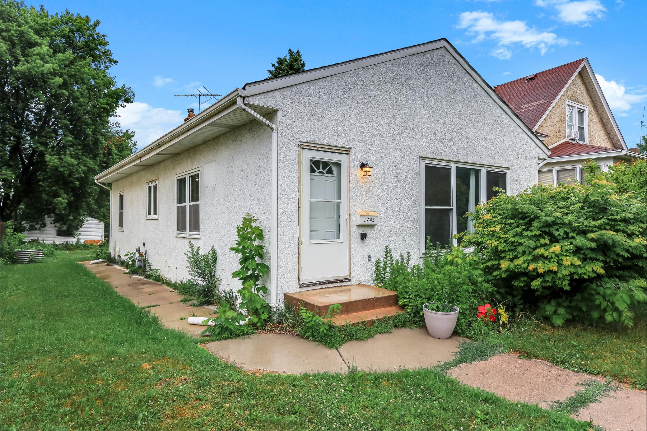 1745 7th Street E, Saint Paul MN 55106