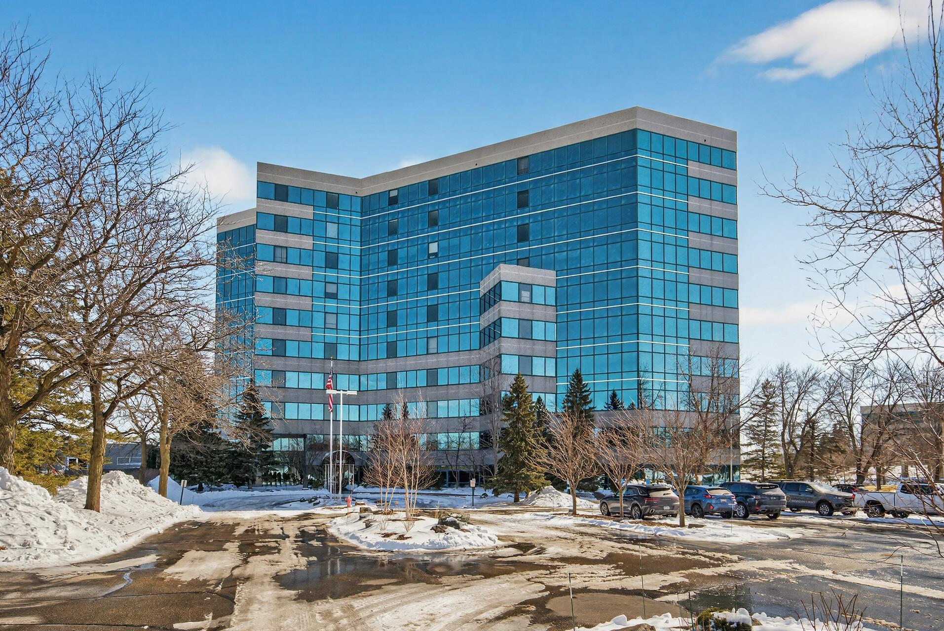 5601 Smetana Drive Unit 101, Minnetonka MN 55343