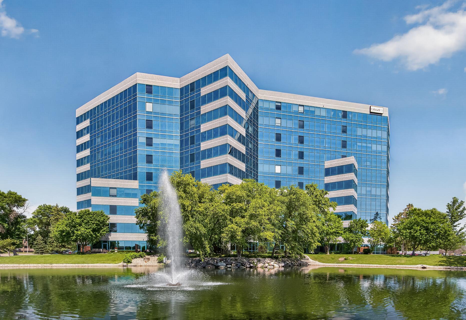 5601 Smetana Drive Unit 101, Minnetonka MN 55343
