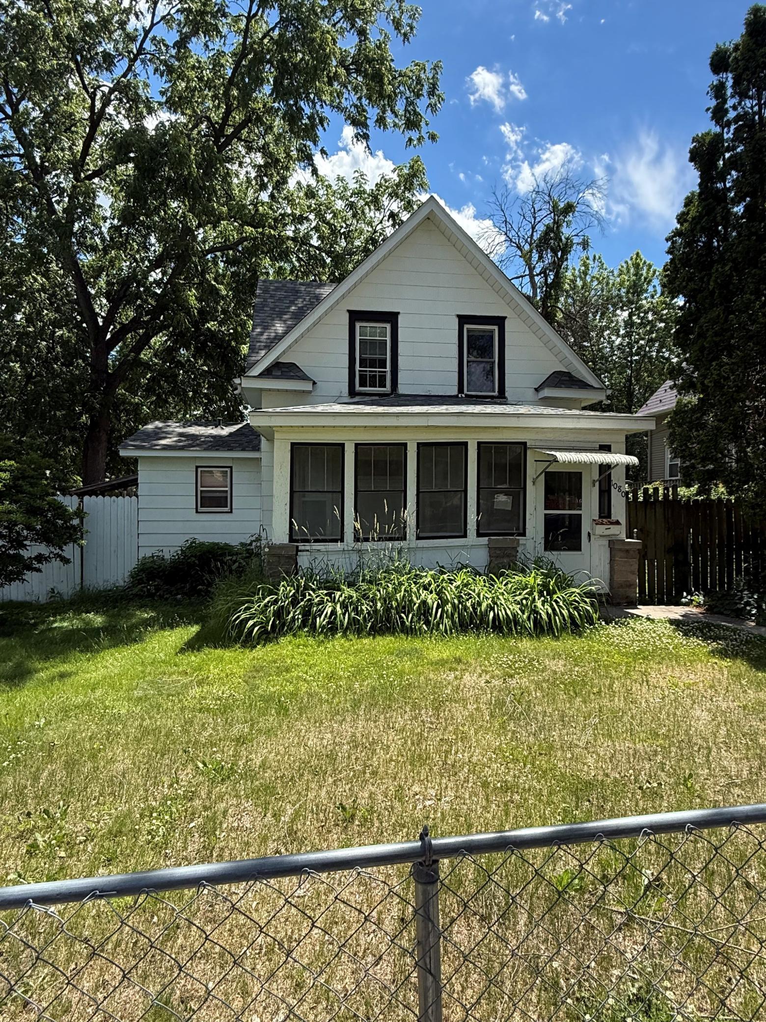 1080 Cook Avenue E, Saint Paul MN 55106