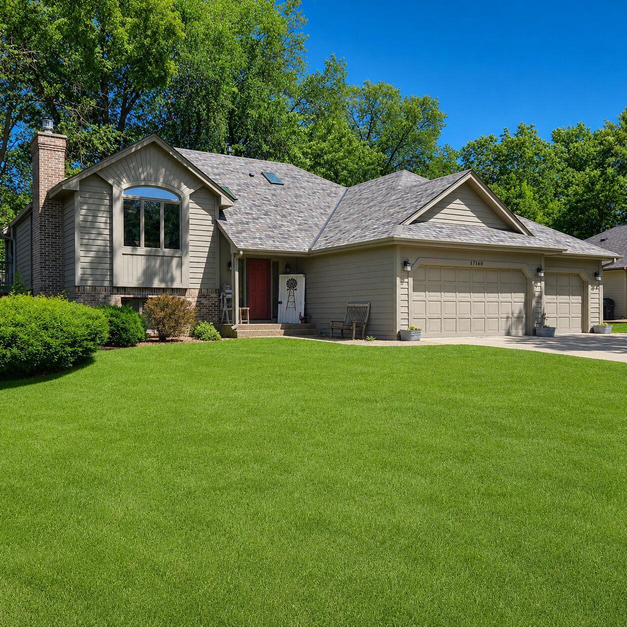 17160 Hamilton Drive, Lakeville MN 55044