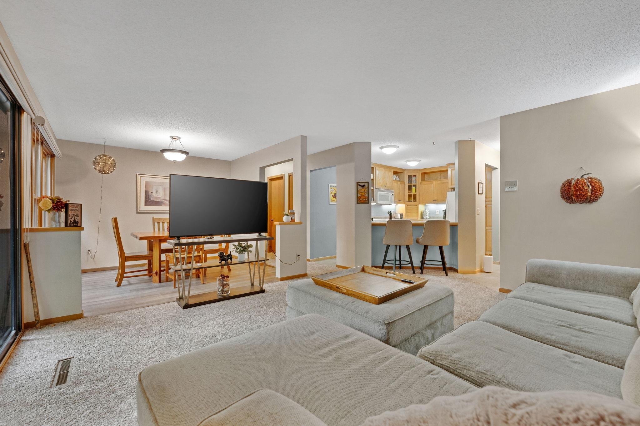 15805 26th Avenue N Unit B, Plymouth MN 55447