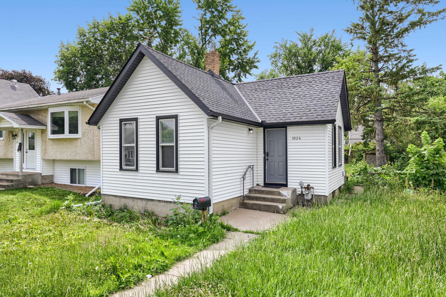 1024 Geranium Avenue E, Saint Paul MN 55106