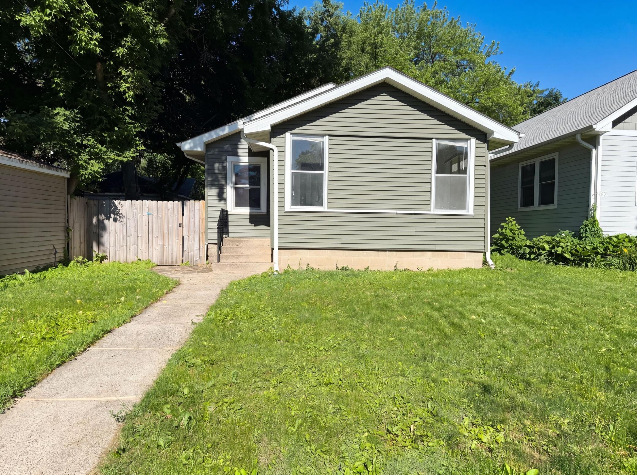 2715 Irving Avenue N, Minneapolis MN 55411