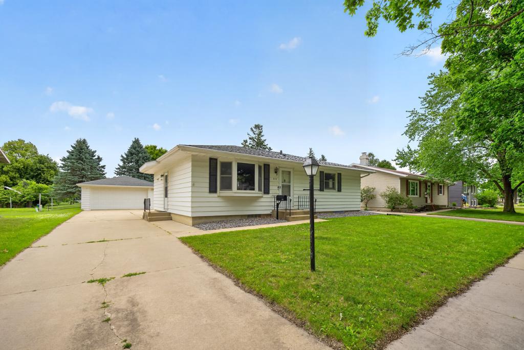 915 16 1/4 Street SE, Rochester MN 55904