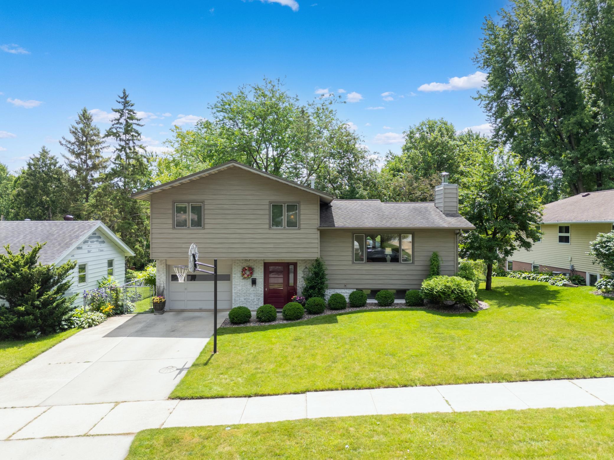 1214 29th Street NW, Rochester MN 55901
