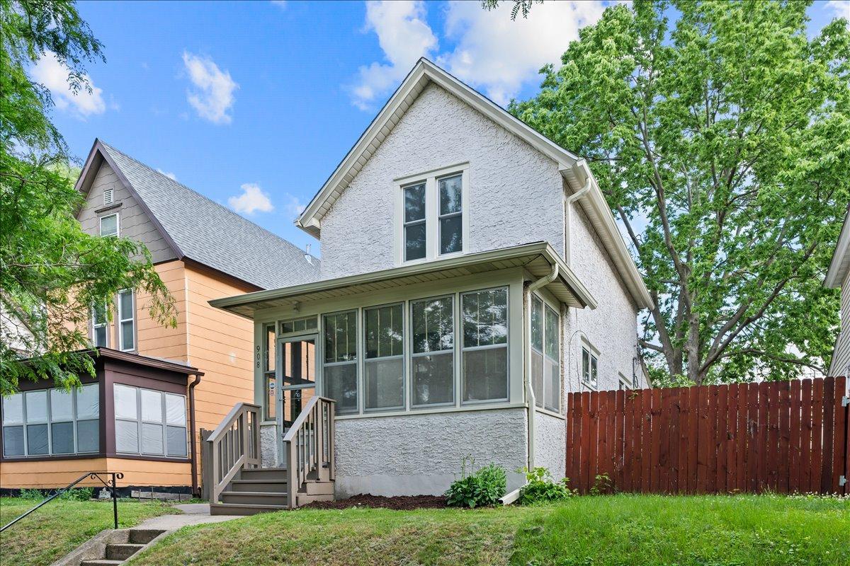 908 Sherburne Avenue, Saint Paul MN 55104