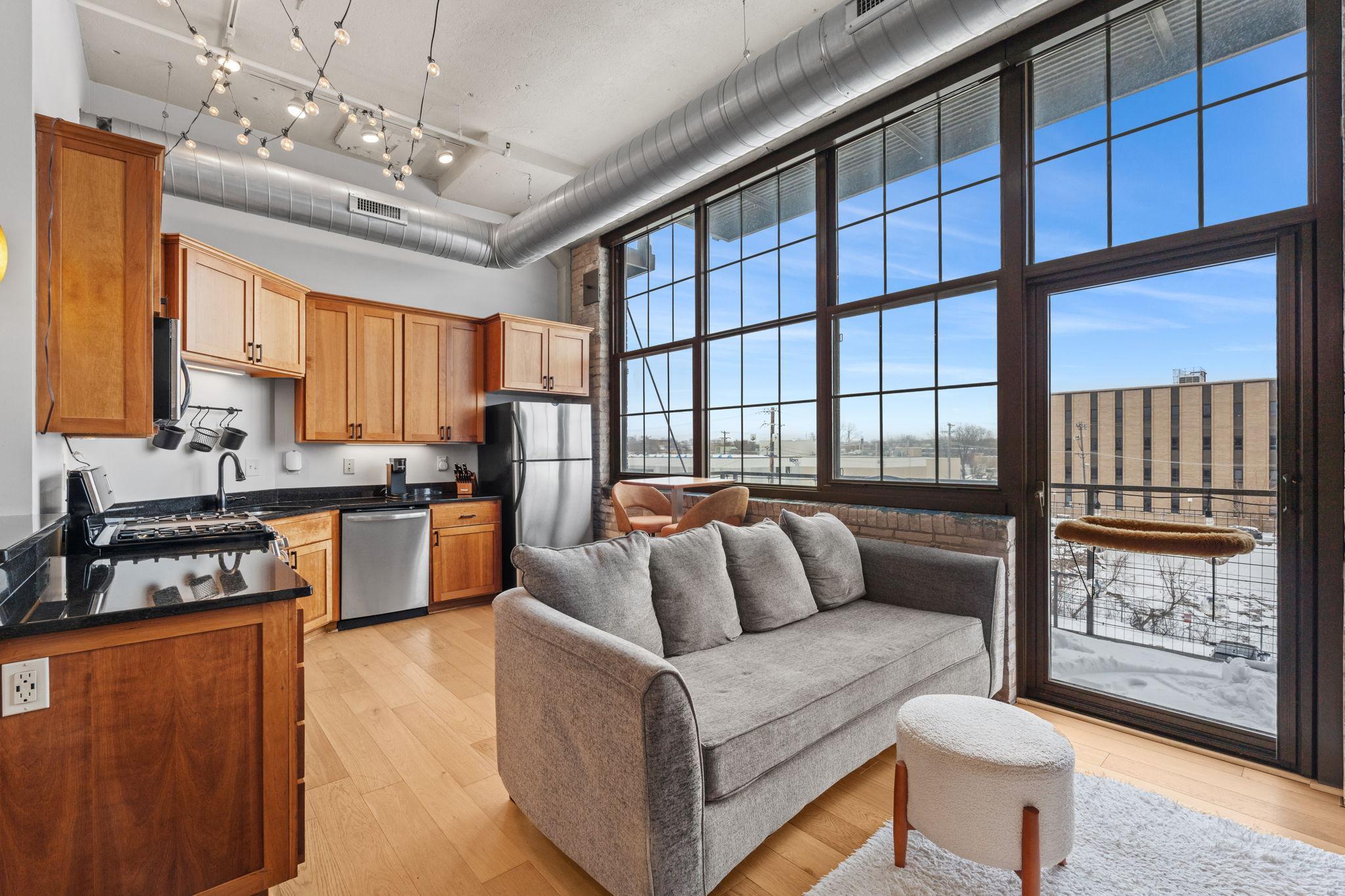 1901 E Hennepin Avenue Unit 306, Minneapolis MN 55413