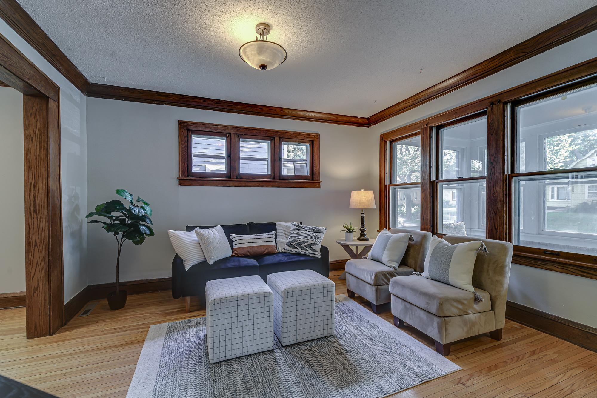 2954 Queen Avenue N, Minneapolis MN 55411