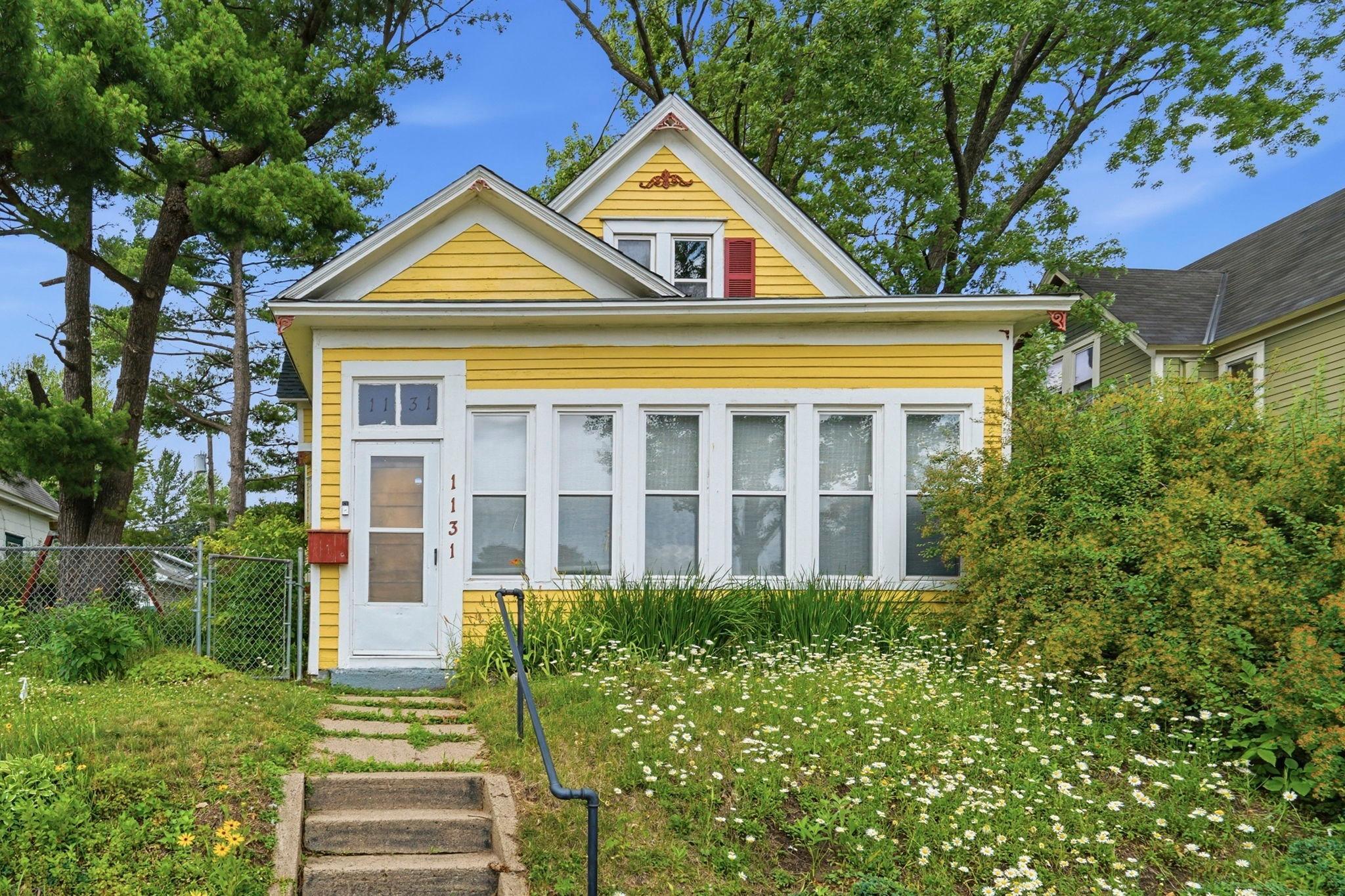 1131 Woodbridge Street, Saint Paul MN 55117