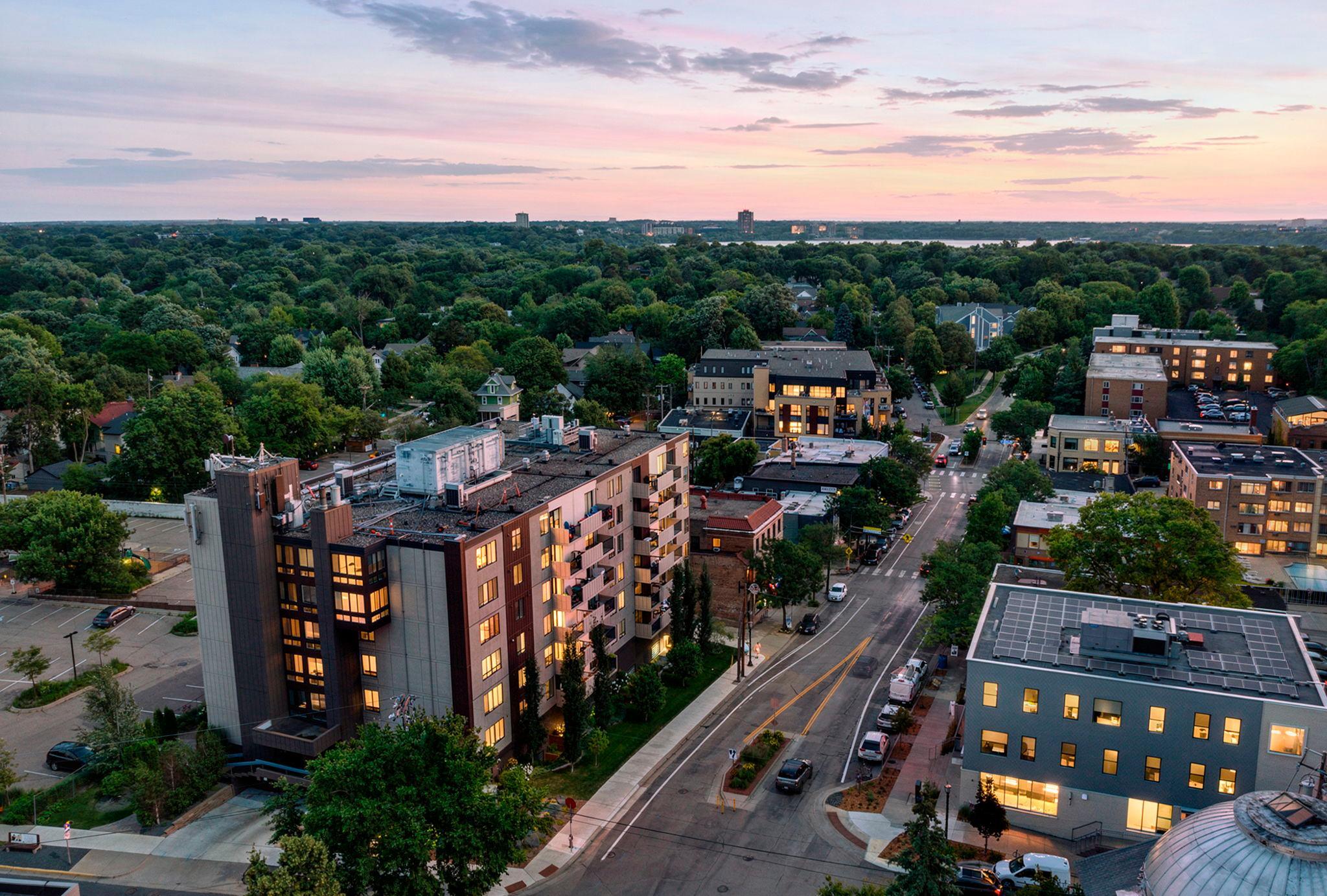 2800 W 44th Street Unit 302, Minneapolis MN 55410
