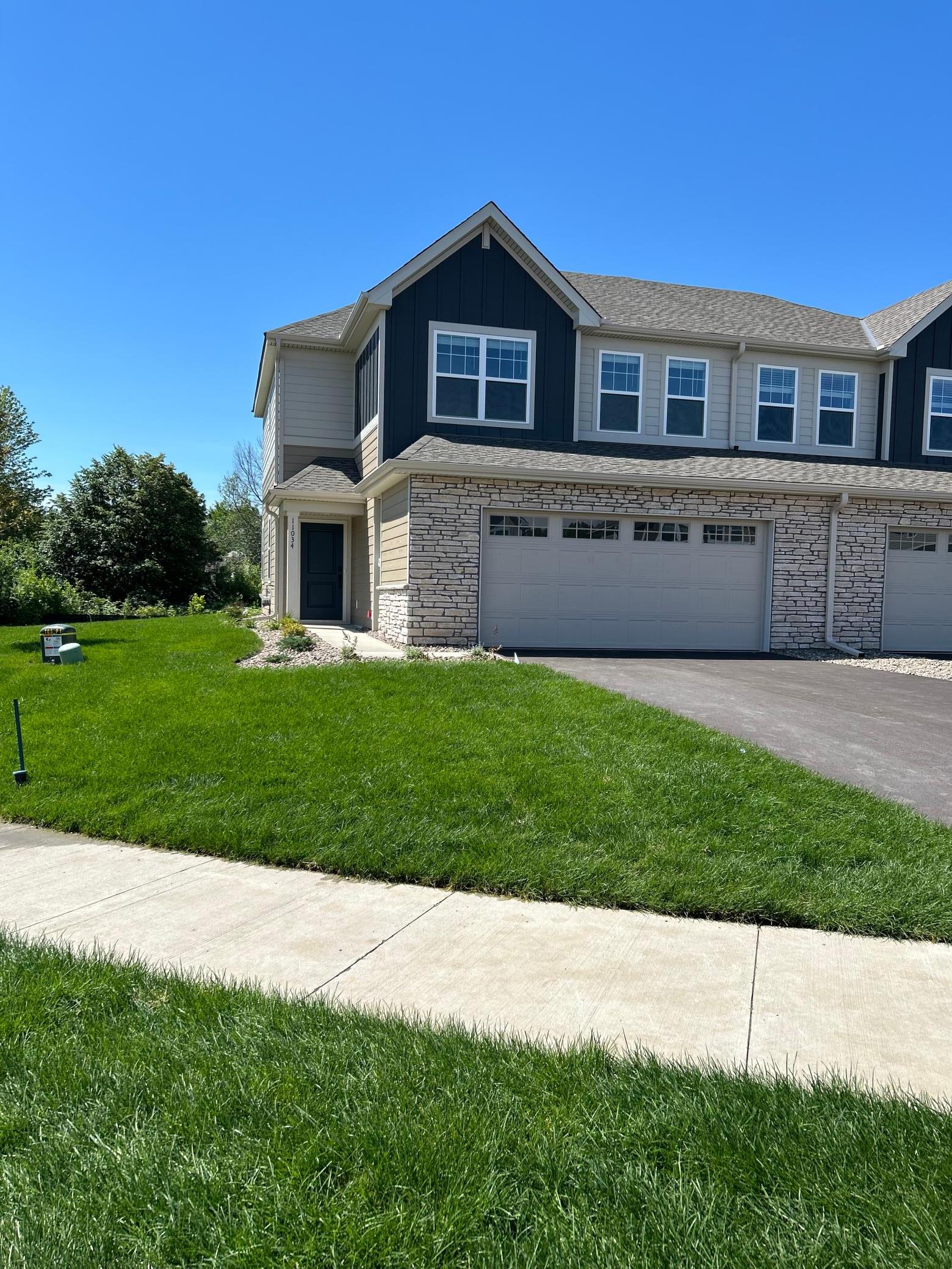 11034 203rd Street W, Lakeville MN 55044