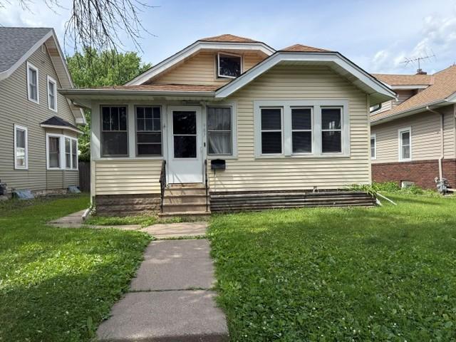 987 Lawson Avenue E, Saint Paul MN 55106