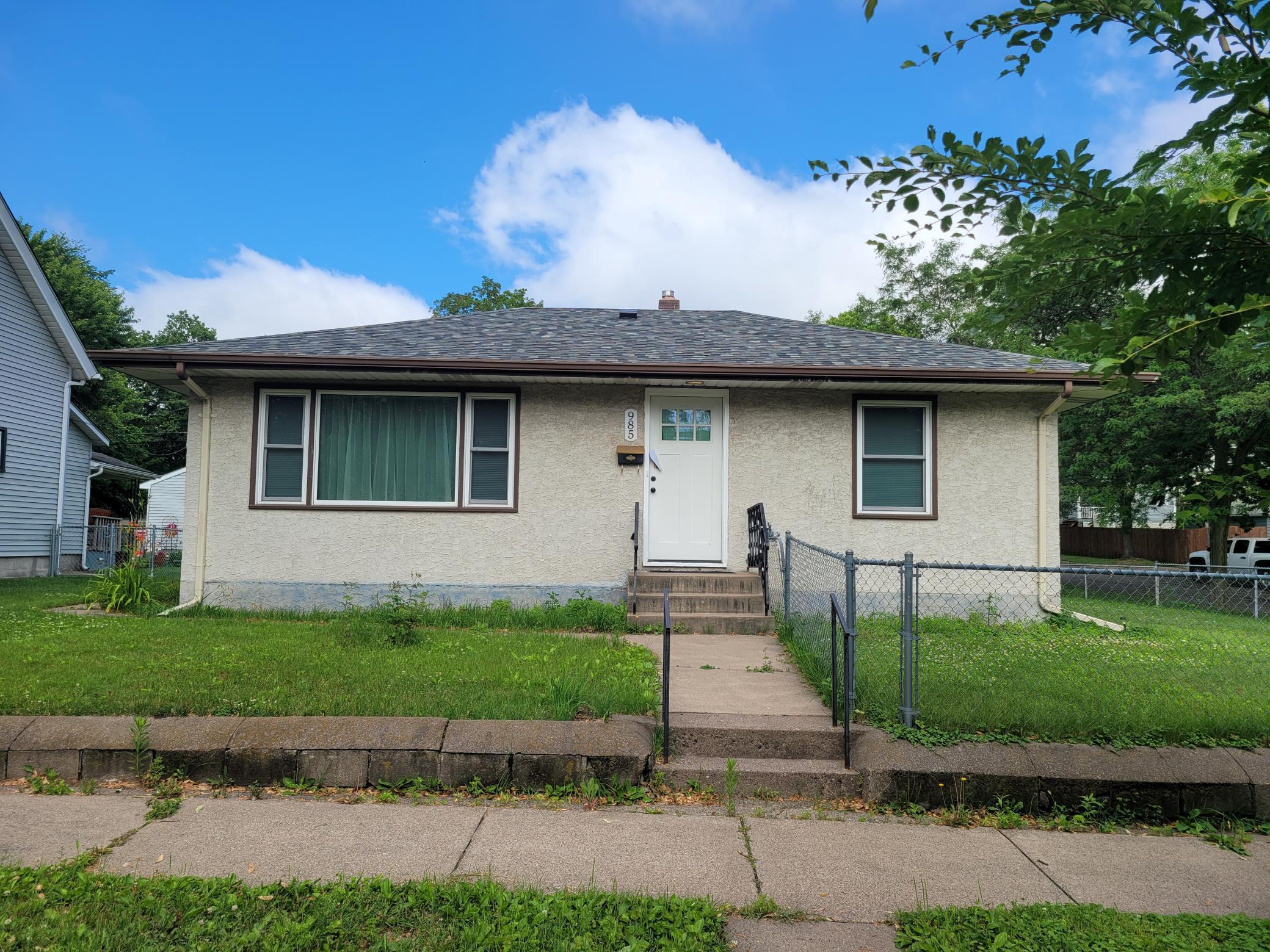 985 Bradley Street, Saint Paul MN 55130