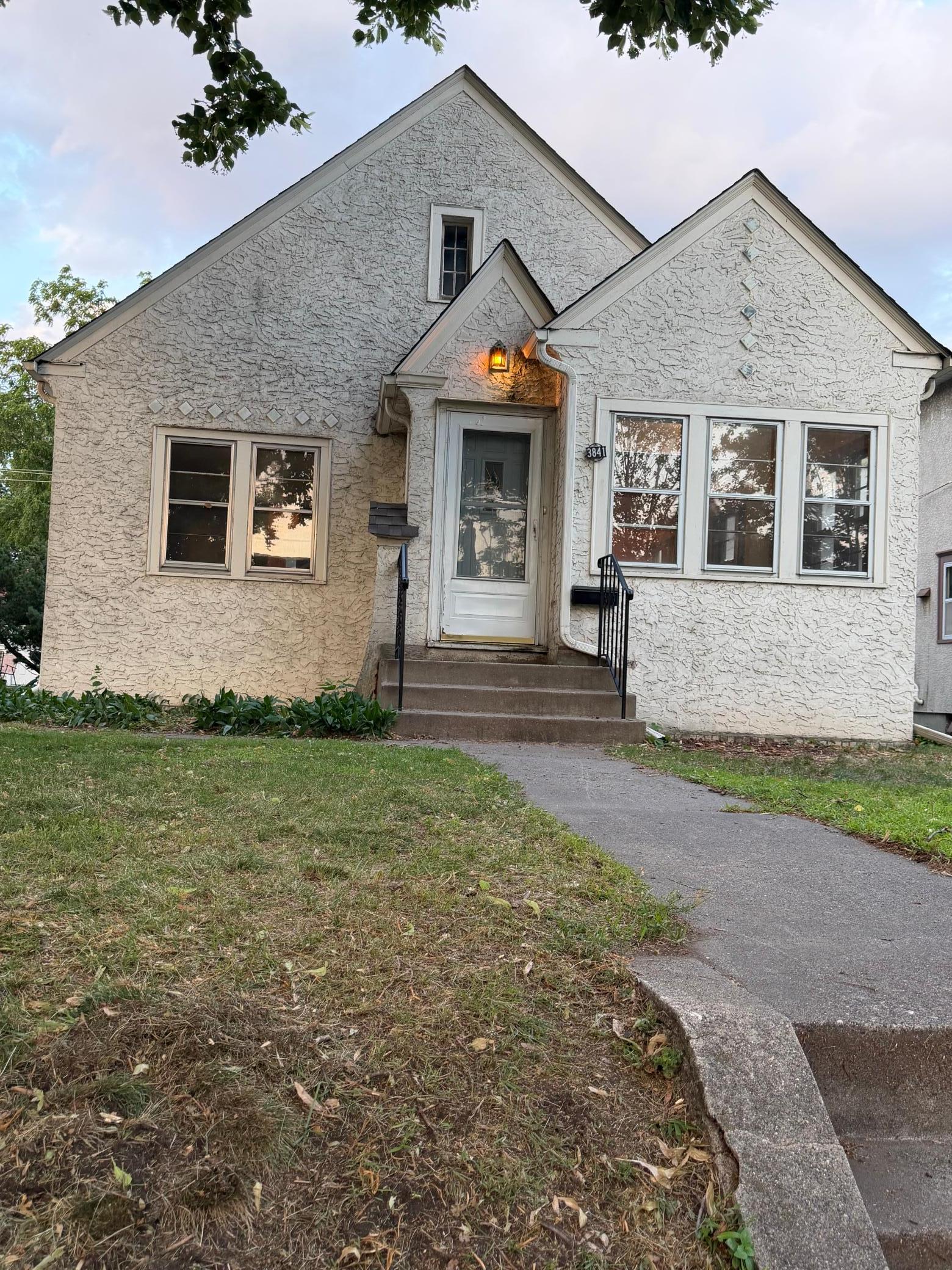 3841 29th Avenue S, Minneapolis MN 55406