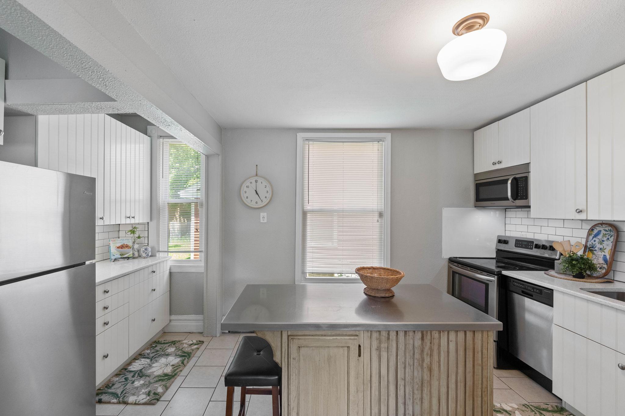633 Kent Street, Saint Paul MN 55103