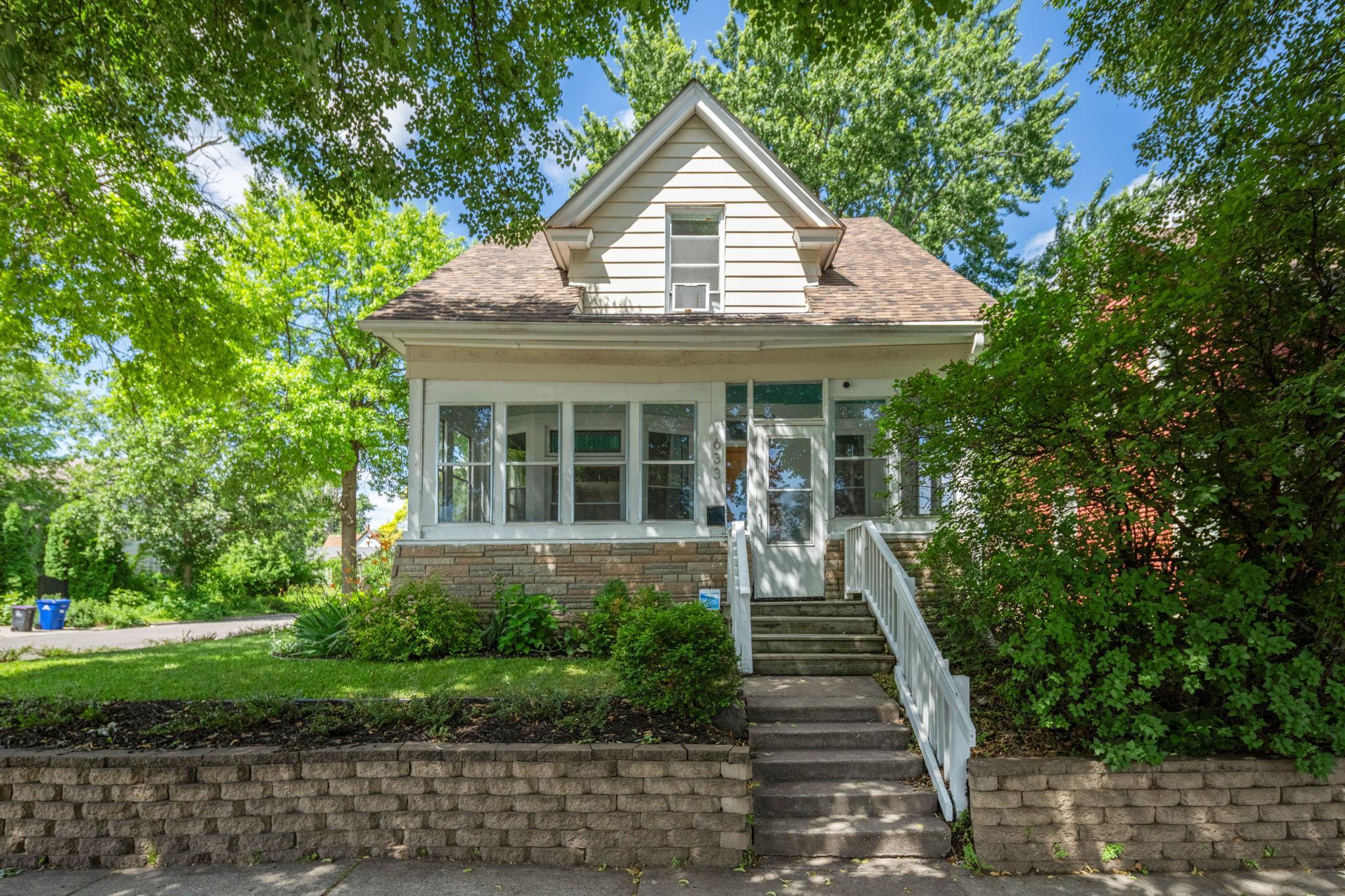 633 Kent Street, Saint Paul MN 55103