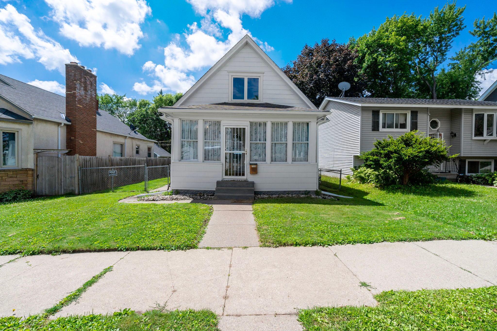 1036 Geranium Avenue E, Saint Paul MN 55106