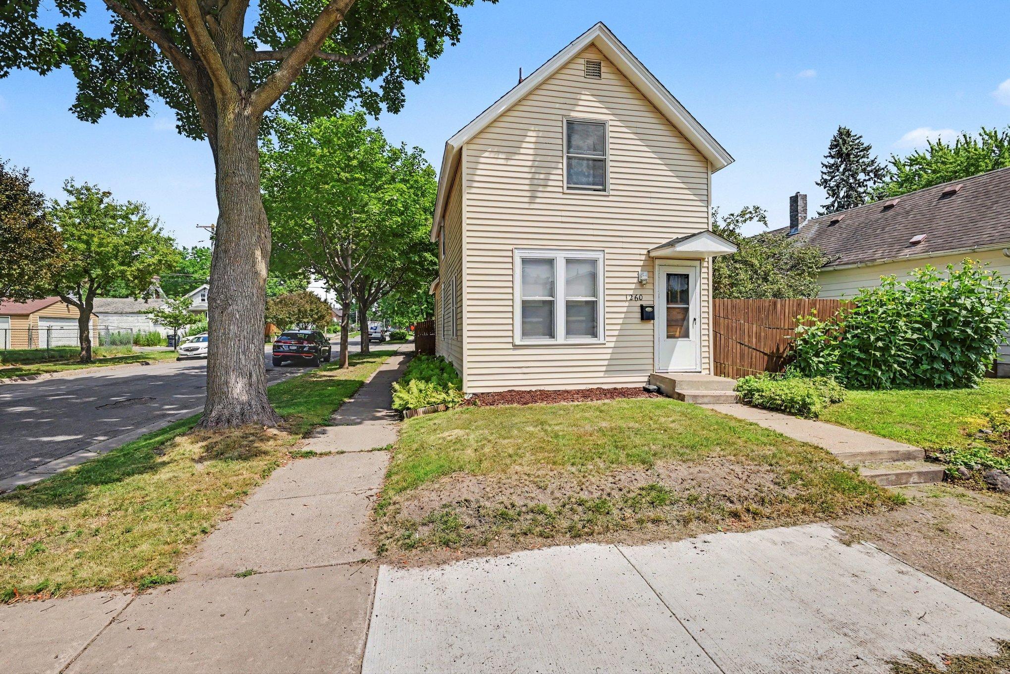 1260 Woodbridge Street, Saint Paul MN 55117